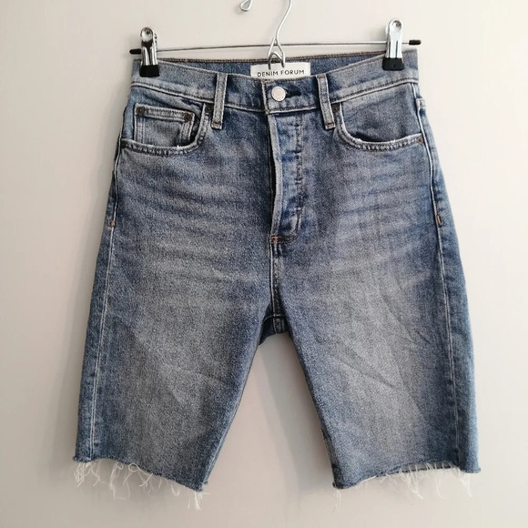 Aritzia Denim Forum The Yoko Bermuda Shorts Slim Mid Thigh with Raw Hem 25 - Picture 3 of 16